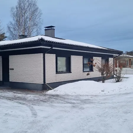 3 Bedrooms, Sauna And Kitchen House Apartment