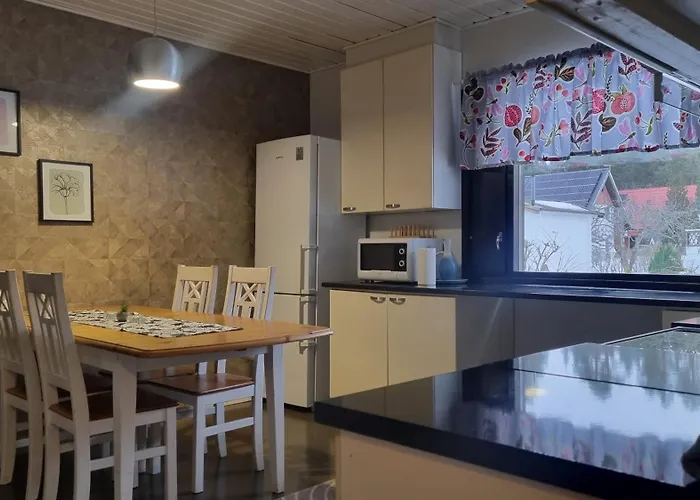 3 Bedrooms, Sauna And Kitchen House Apartament Pori